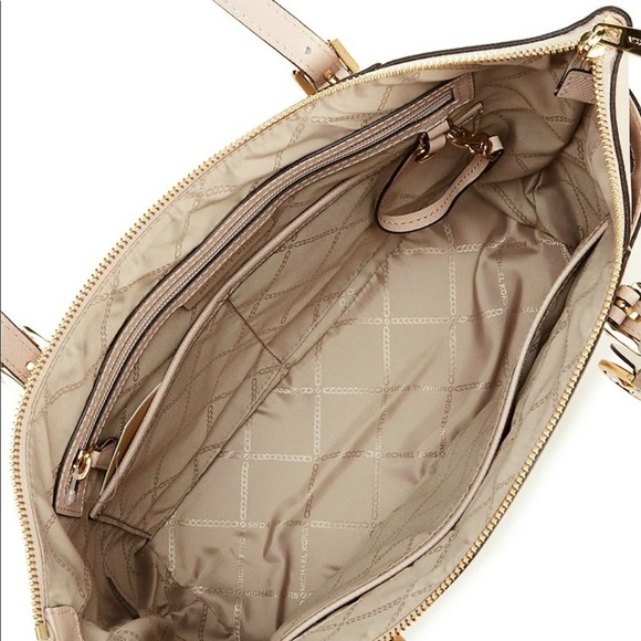 Michael Kors E/W Top Zip Leather Ecru Tote Bag - Picture 4 of 6